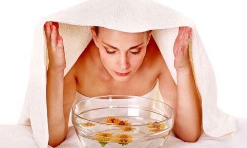 Xông mặt trị mụn đúng cách như thế nào? 3 cách xông hơi từ thiên nhiên