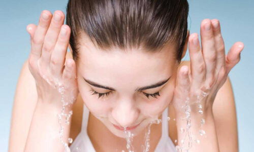 7 cách rửa mặt sạch không cần sữa rửa mặt “hiệu quả không ngờ tới”