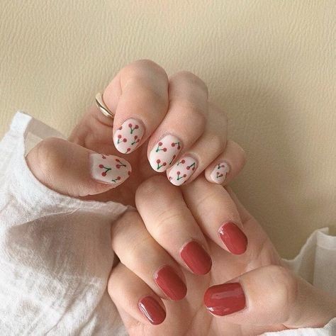 Kiểu nail họa tiết bông hoa