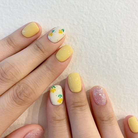 Kiểu nail họa tiết bông hoa