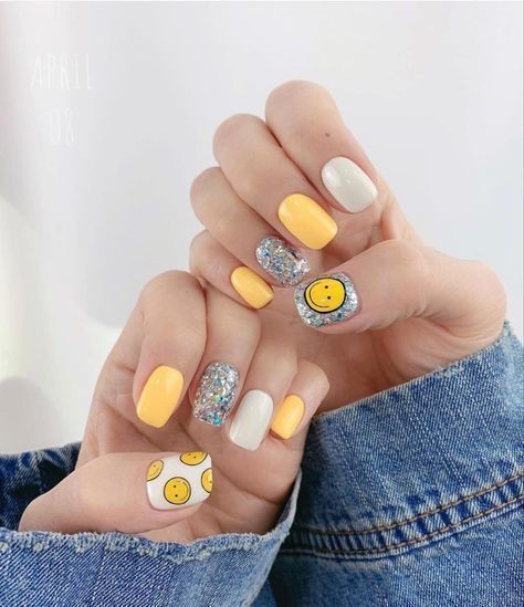 Tan chảy với 25+ ý tưởng nail với màu sắc tươi sáng 17