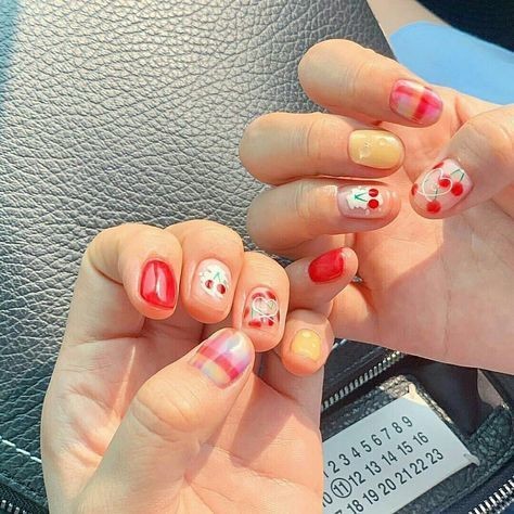 Tan chảy với 25+ ý tưởng nail với màu sắc tươi sáng 3