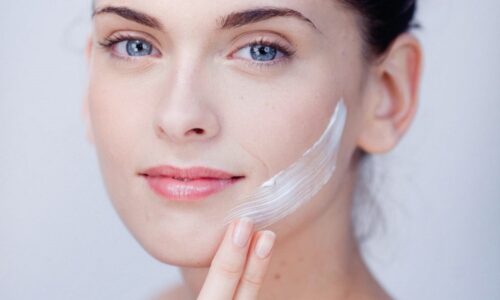 Review 7 loại kem dưỡng ẩm cho da dầu phổ biến được tìm kiếm nhiều nhất 2025