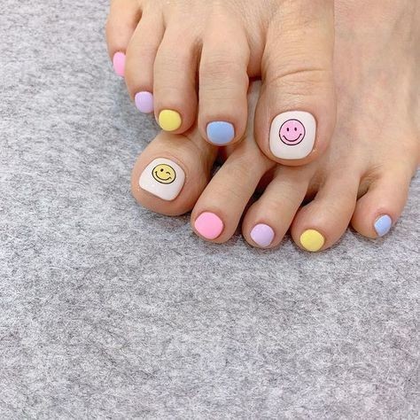 Kiểu nail chân dễ thương