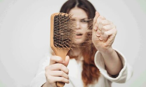 5 nguyên nhân gây rụng tóc ở tuổi dậy thì và cách khắc phục