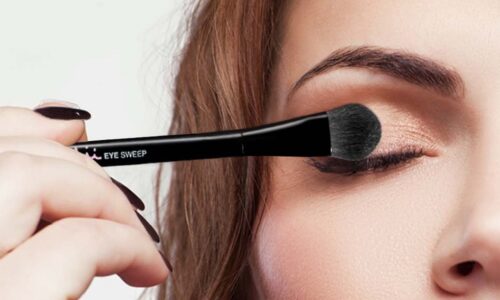 [Trùng] Review 6 loại phấn mắt kim tuyến khiến các tín đồ làm đẹp đứng ngồi không yên nhất 2025