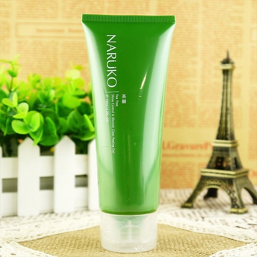 Review 7 tẩy tế bào chết cho da dầu được nhiều người lựa chọn 2025