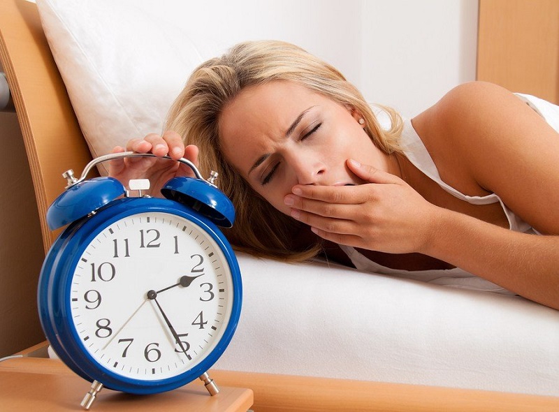 Thức khuya khiến bạn luôn trong trạng thái mệt mỏi, căng thẳng