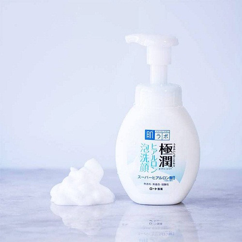 Review 6 sữa rửa mặt cho da khô khuyên dùng 2025