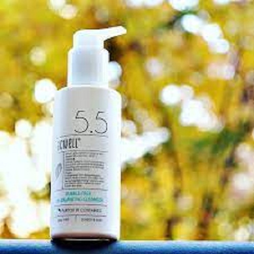 Review 6 sữa rửa mặt cho da khô khuyên dùng 2025