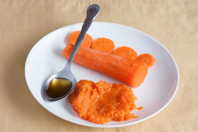 Giảm sưng mụn bằng cà rốt