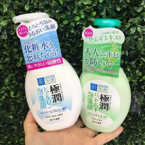 Review 6 sữa rửa mặt cho da khô khuyên dùng 2025
