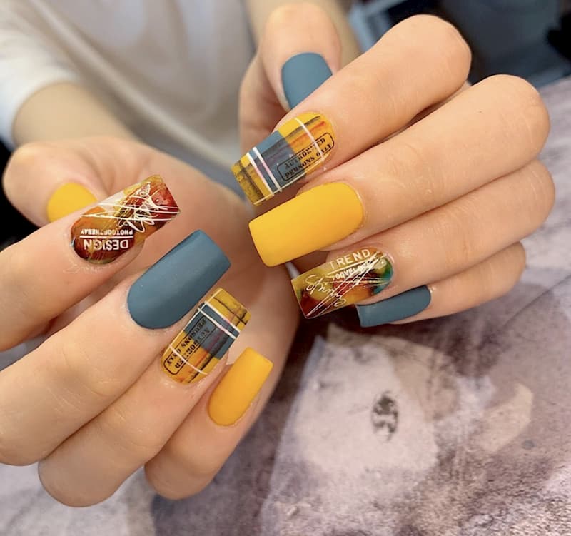 Mẫu nail tay tông vàng 14