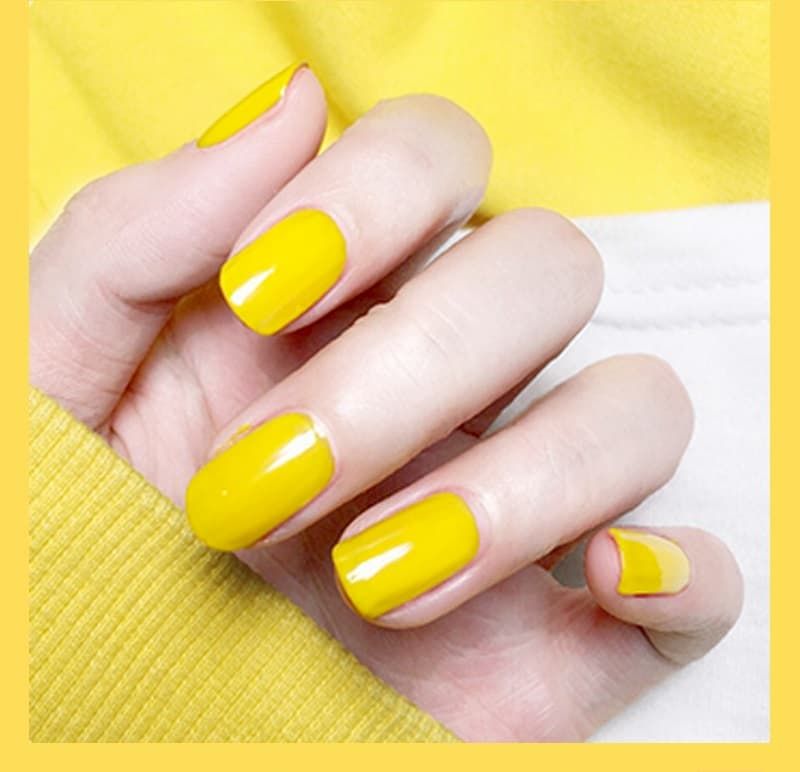 Mẫu nail tay tông vàng