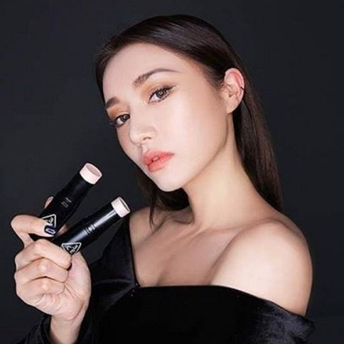 Review 9 phấn highlight dạng thỏi dễ dàng thao tác khi trang điểm