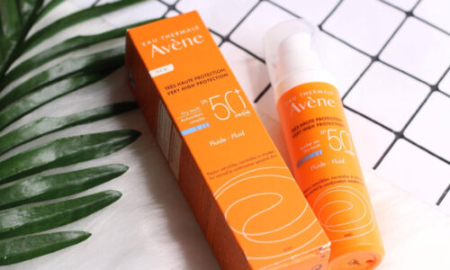 Review xịt chống nắng Avene siêu hot đáng mua 2025