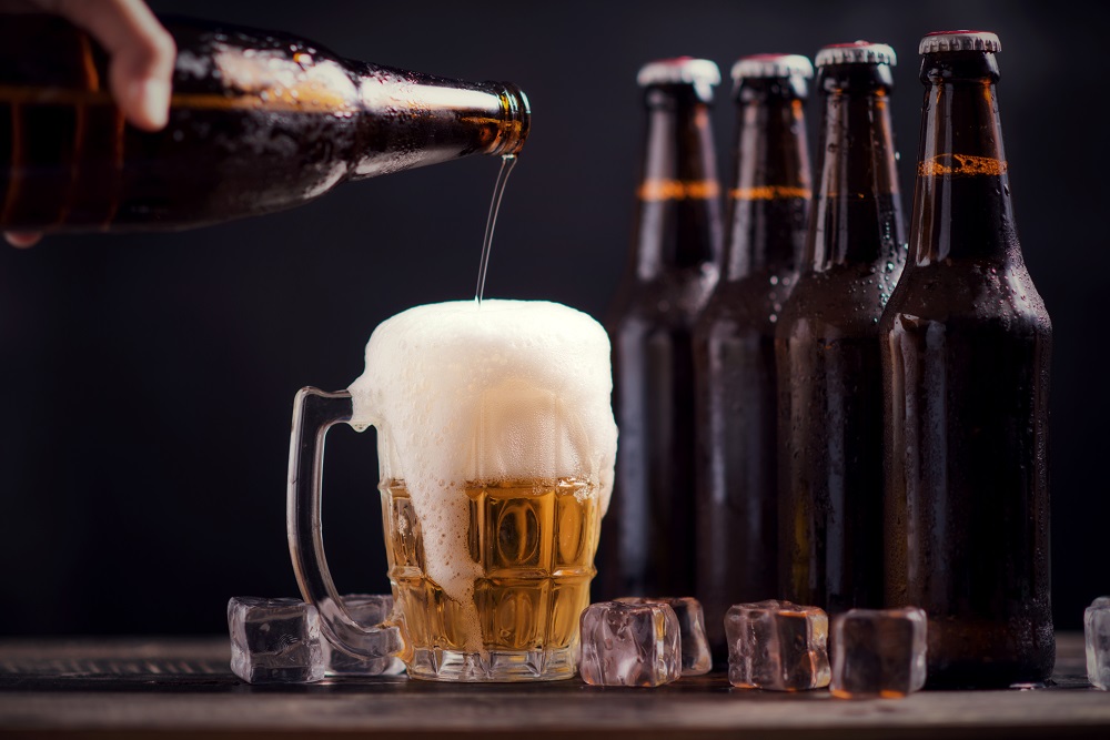 Không nên uống rượu, bia khi bị khâu vết thương