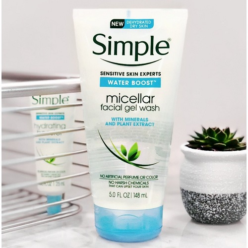 Review 6 sữa rửa mặt Simple phổ biến nhiều người dùng 2025