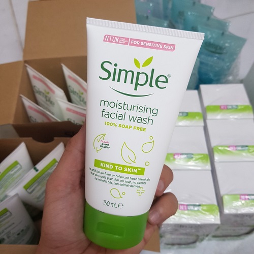 Review 6 sữa rửa mặt Simple phổ biến nhiều người dùng 2024