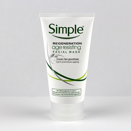 Review 6 sữa rửa mặt Simple phổ biến nhiều người dùng 2025