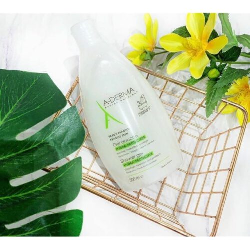 Review 10 sữa tắm trị mụn lưng khuyên dùng 2025