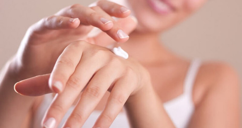 Tại sao nên dùng kem dưỡng da tay