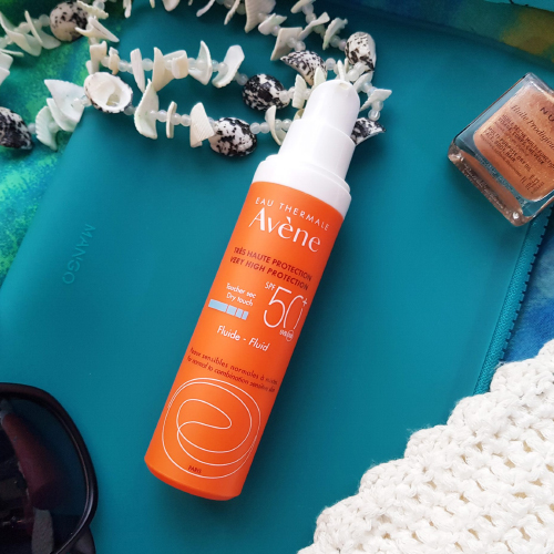 Review xịt chống nắng Avene siêu hot đáng mua 2025