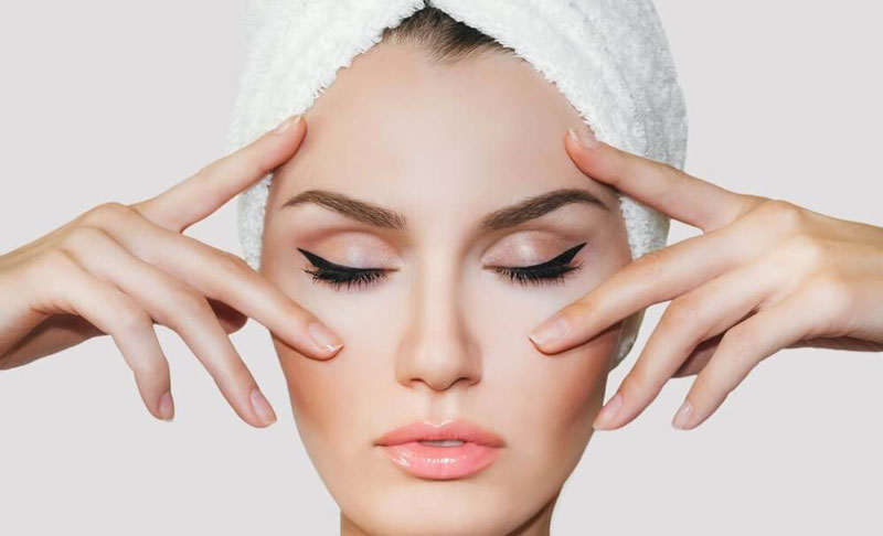 Massage mắt đúng cách giúp loại bỏ mỏi mắt