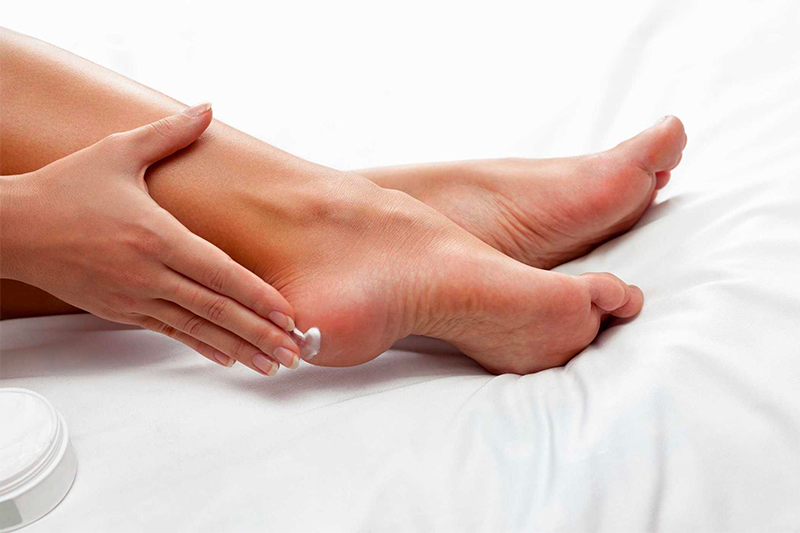 Review 10 kem dưỡng da chân nâng niu gót hồng cho nàng 11
