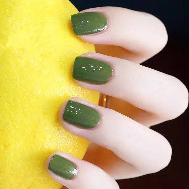 15 mẫu nail xanh rêu đơn giản nhưng đẹp ấn tượng nhất