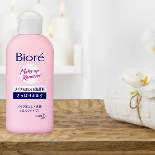 Nước tẩy trang Biore 2in1 Make-up Remover dạng sữa