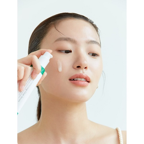Review 7 serum trị mụn cho da dầu đáng dùng hiện nay 2025