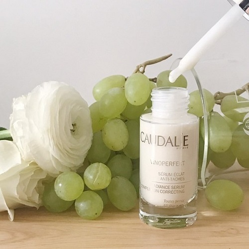 Review 8 serum trị mụn thâm “hot hit” được nhiều lượt mua 2025