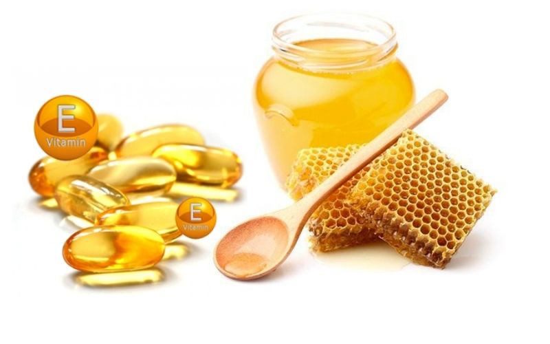 Đắp mặt nạ vitamin E và mật ong