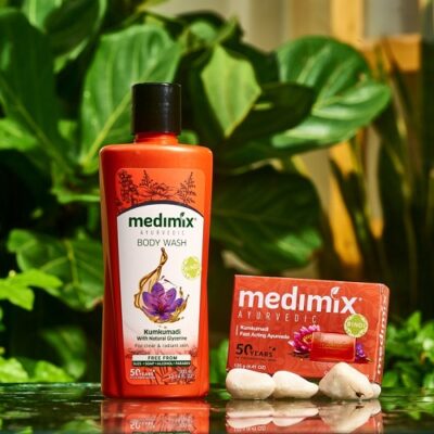 Sữa tắm Medimix dầu Kumkumadi nghệ tây
