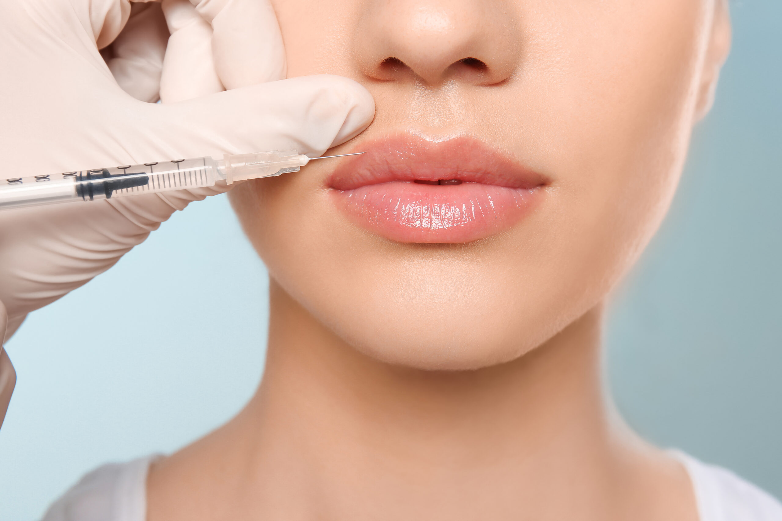 Sự khác lạ giữa Tiêm filler và botox