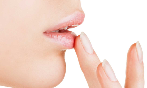 Tiêm filler môi bao lâu thì ổn định? Các yếu tố ảnh hưởng tới thời gian hồi phục của môi