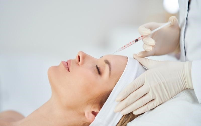 Trình độ và tay nghề bác sĩ là một trong những yếu tố ảnh hưởng chi phí tiêm Botox